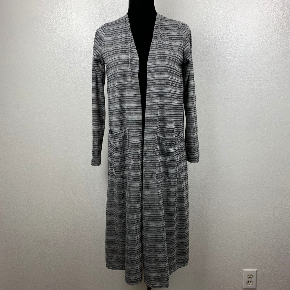 NWOT Lularoe Sarah Cardigan‎ Gray Stripe Cardigan